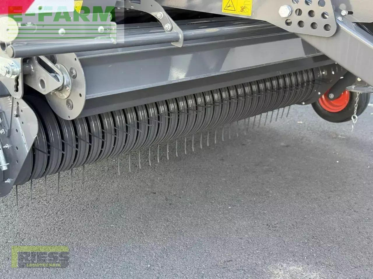 CLAAS variant 560 rc trend - Kvadratna balirka: slika CLAAS variant 560 rc trend - Kvadratna balirka CLAAS variant 560 rc trend - Kvadratna balirka: slika CLAAS variant 560 rc trend - Kvadratna balirka