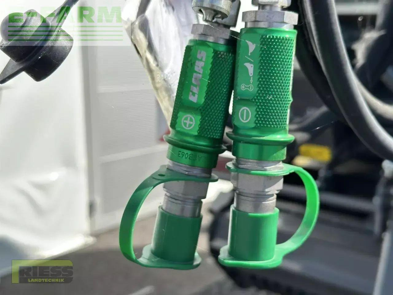 CLAAS variant 585 pro - Kvadratna balirka: slika CLAAS variant 585 pro - Kvadratna balirka CLAAS variant 585 pro - Kvadratna balirka: slika CLAAS variant 585 pro - Kvadratna balirka