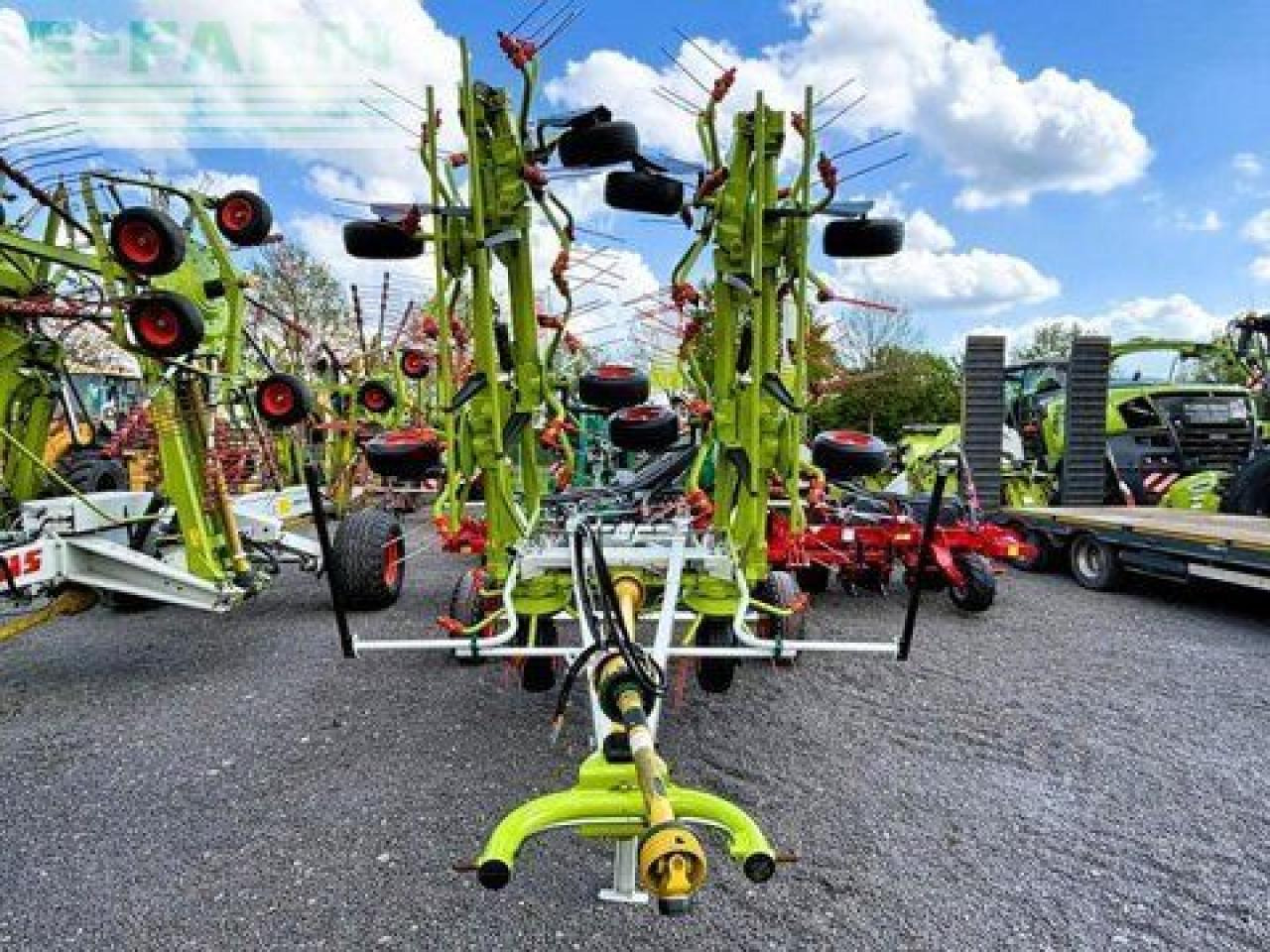 CLAAS volto 1100 t, wie neu ! - Prevrtač sijena/ Grabulje: slika CLAAS volto 1100 t, wie neu ! - Prevrtač sijena/ Grabulje CLAAS volto 1100 t, wie neu ! - Prevrtač sijena/ Grabulje: slika CLAAS volto 1100 t, wie neu ! - Prevrtač sijena/ Grabulje