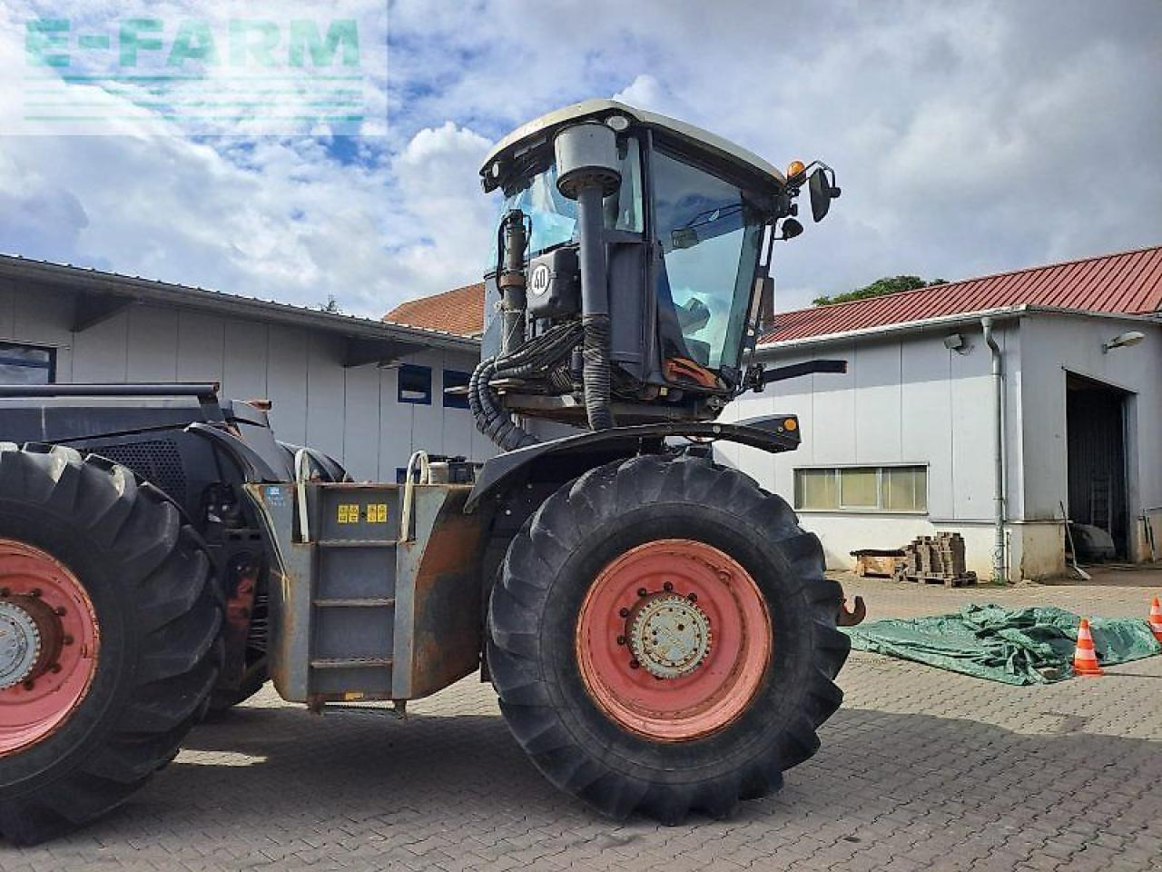 CLAAS xerion 3300 trac vc TRAC VC - Traktor: slika CLAAS xerion 3300 trac vc TRAC VC - Traktor CLAAS xerion 3300 trac vc TRAC VC - Traktor: slika CLAAS xerion 3300 trac vc TRAC VC - Traktor