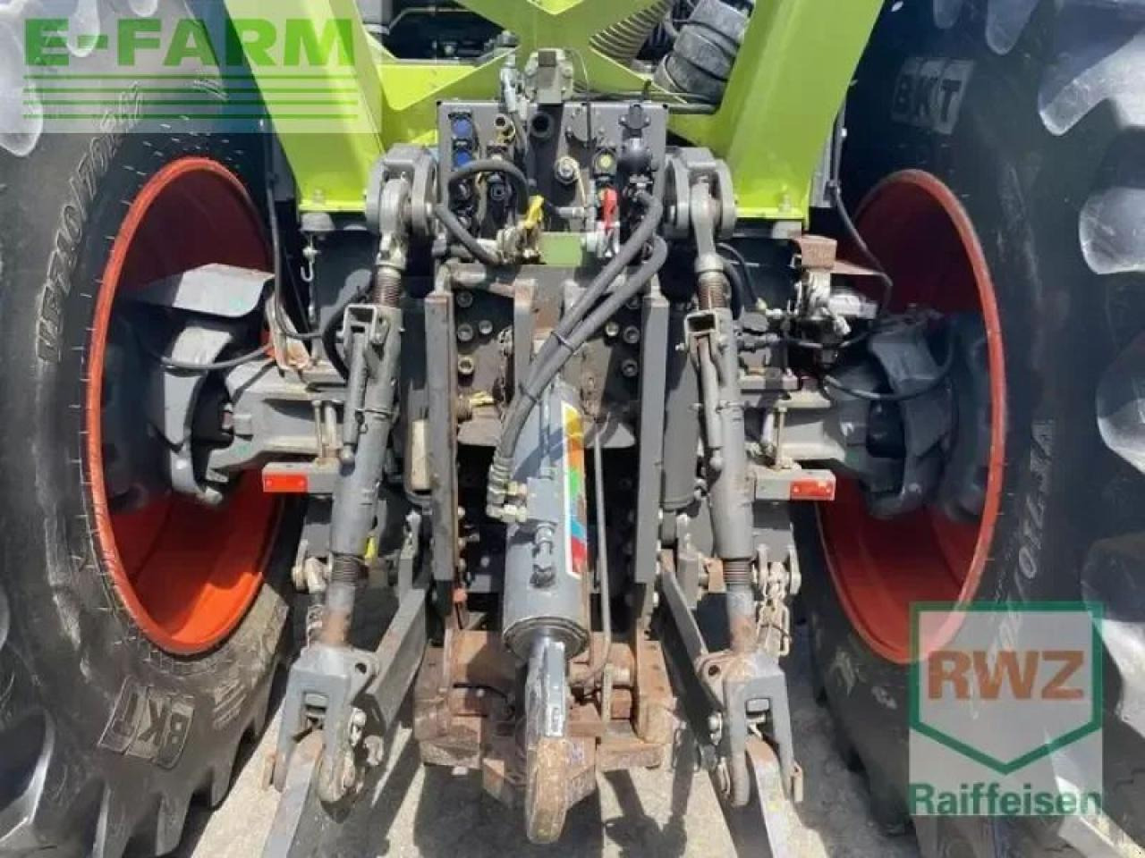 CLAAS xerion 3300 trac vc TRAC VC - Traktor: slika CLAAS xerion 3300 trac vc TRAC VC - Traktor CLAAS xerion 3300 trac vc TRAC VC - Traktor: slika CLAAS xerion 3300 trac vc TRAC VC - Traktor