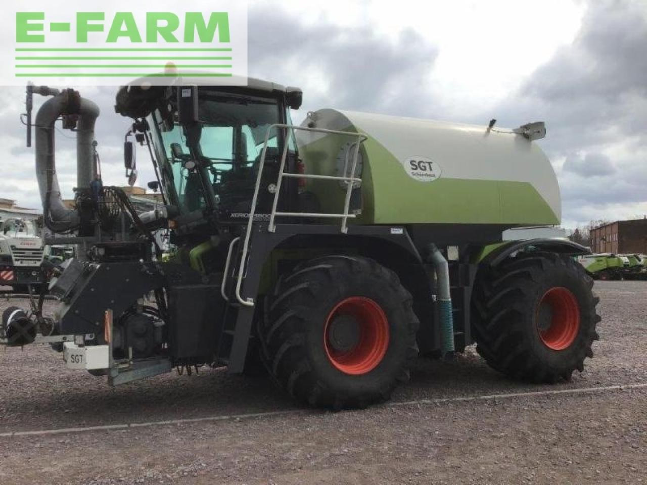 CLAAS xerion 3800 saddle trac SADDLE TRAC - Traktor: slika CLAAS xerion 3800 saddle trac SADDLE TRAC - Traktor CLAAS xerion 3800 saddle trac SADDLE TRAC - Traktor: slika CLAAS xerion 3800 saddle trac SADDLE TRAC - Traktor