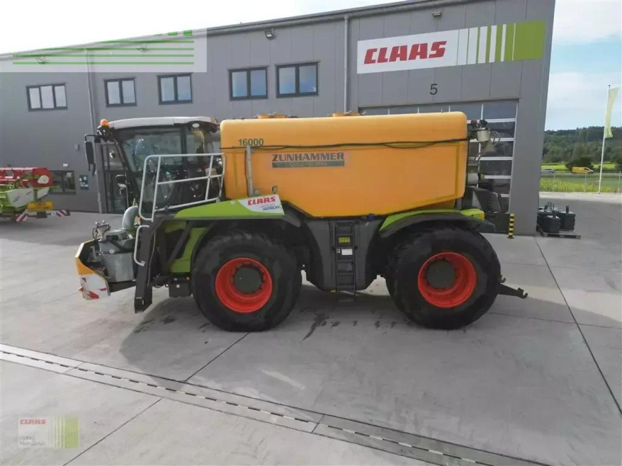 CLAAS xerion 4000 saddle trac SADDLE TRAC - Samopogonjena prskalica: slika CLAAS xerion 4000 saddle trac SADDLE TRAC - Samopogonjena prskalica CLAAS xerion 4000 saddle trac SADDLE TRAC - Samopogonjena prskalica: slika CLAAS xerion 4000 saddle trac SADDLE TRAC - Samopogonjena prskalica