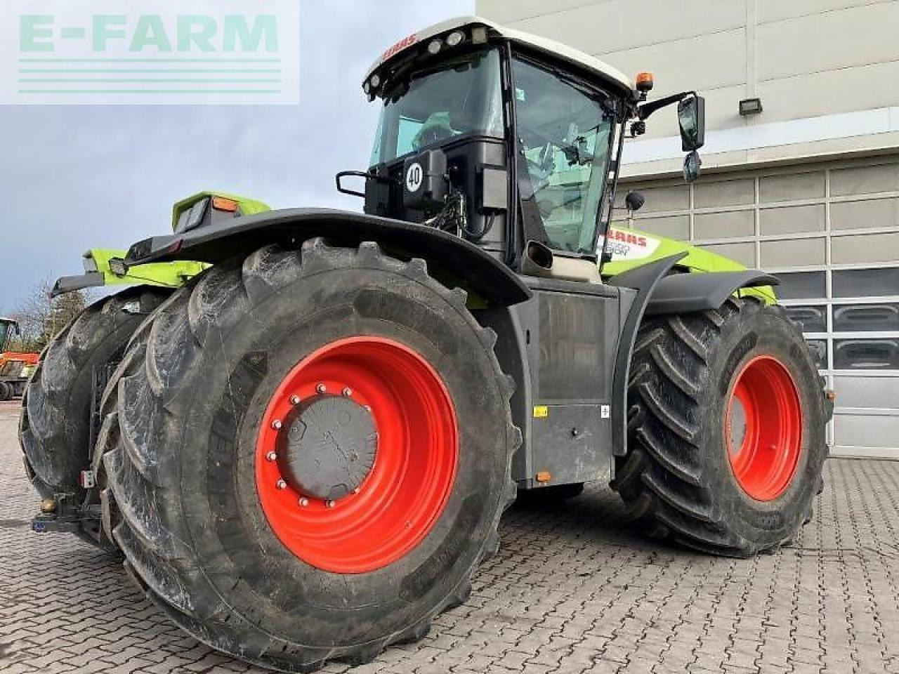 CLAAS xerion 5000 trac - Traktor: slika CLAAS xerion 5000 trac - Traktor CLAAS xerion 5000 trac - Traktor: slika CLAAS xerion 5000 trac - Traktor