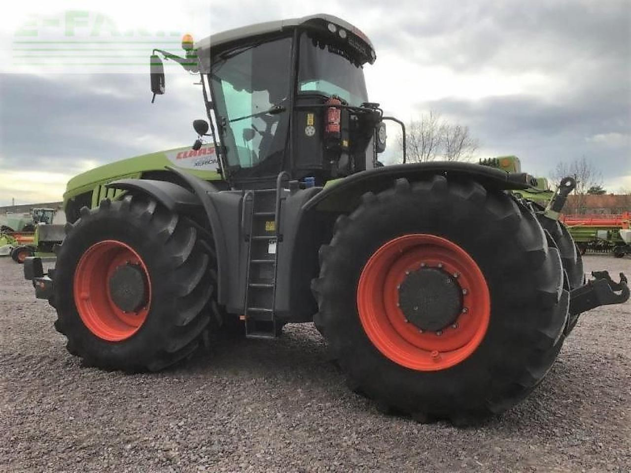 Traktor CLAAS xerion 5000 trac vc: slika Traktor CLAAS xerion 5000 trac vc Traktor CLAAS xerion 5000 trac vc: slika Traktor CLAAS xerion 5000 trac vc