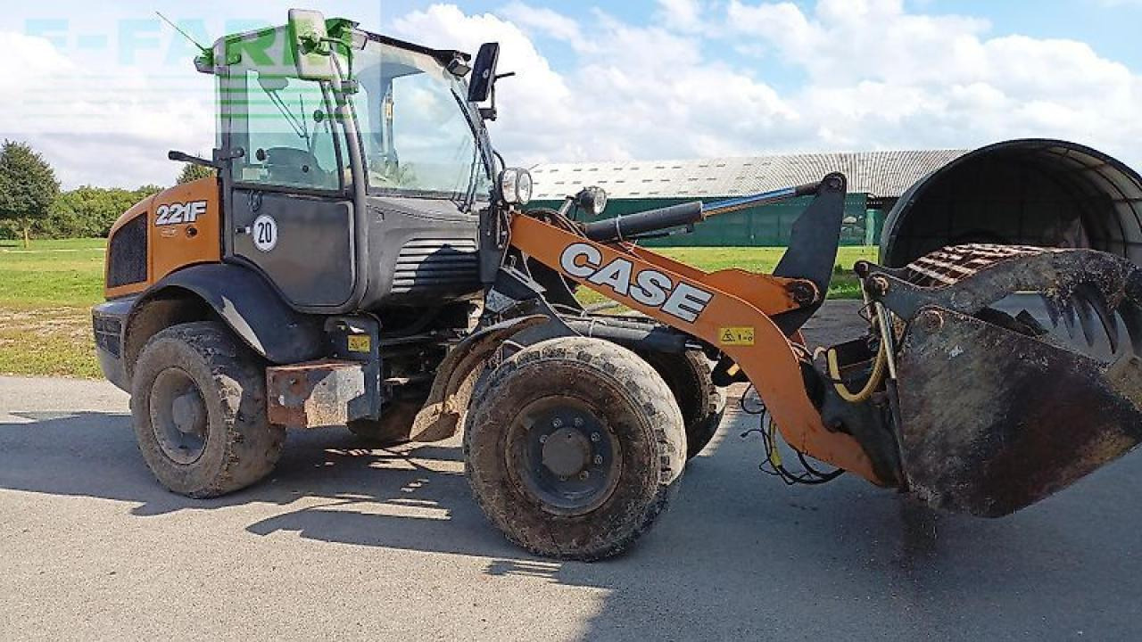Case-IH 221 f - Mini bager: slika Case-IH 221 f - Mini bager Case-IH 221 f - Mini bager: slika Case-IH 221 f - Mini bager