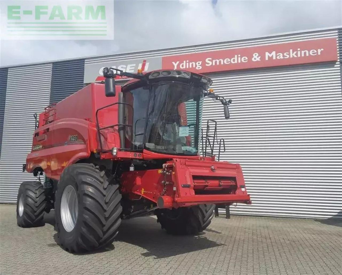 Case-IH 8250 kampagnepris axial-flow 8250 med 35 fod varioskærebord - Kombajn za žetvu: slika Case-IH 8250 kampagnepris axial-flow 8250 med 35 fod varioskærebord - Kombajn za žetvu Case-IH 8250 kampagnepris axial-flow 8250 med 35 fod varioskærebord - Kombajn za žetvu: slika Case-IH 8250 kampagnepris axial-flow 8250 med 35 fod varioskærebord - Kombajn za žetvu
