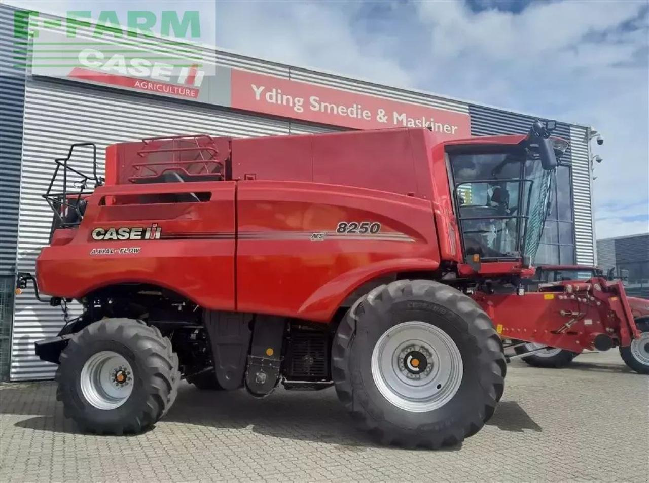 Case-IH 8250 kampagnepris axial-flow 8250 med 35 fod varioskærebord - Kombajn za žetvu: slika Case-IH 8250 kampagnepris axial-flow 8250 med 35 fod varioskærebord - Kombajn za žetvu Case-IH 8250 kampagnepris axial-flow 8250 med 35 fod varioskærebord - Kombajn za žetvu: slika Case-IH 8250 kampagnepris axial-flow 8250 med 35 fod varioskærebord - Kombajn za žetvu