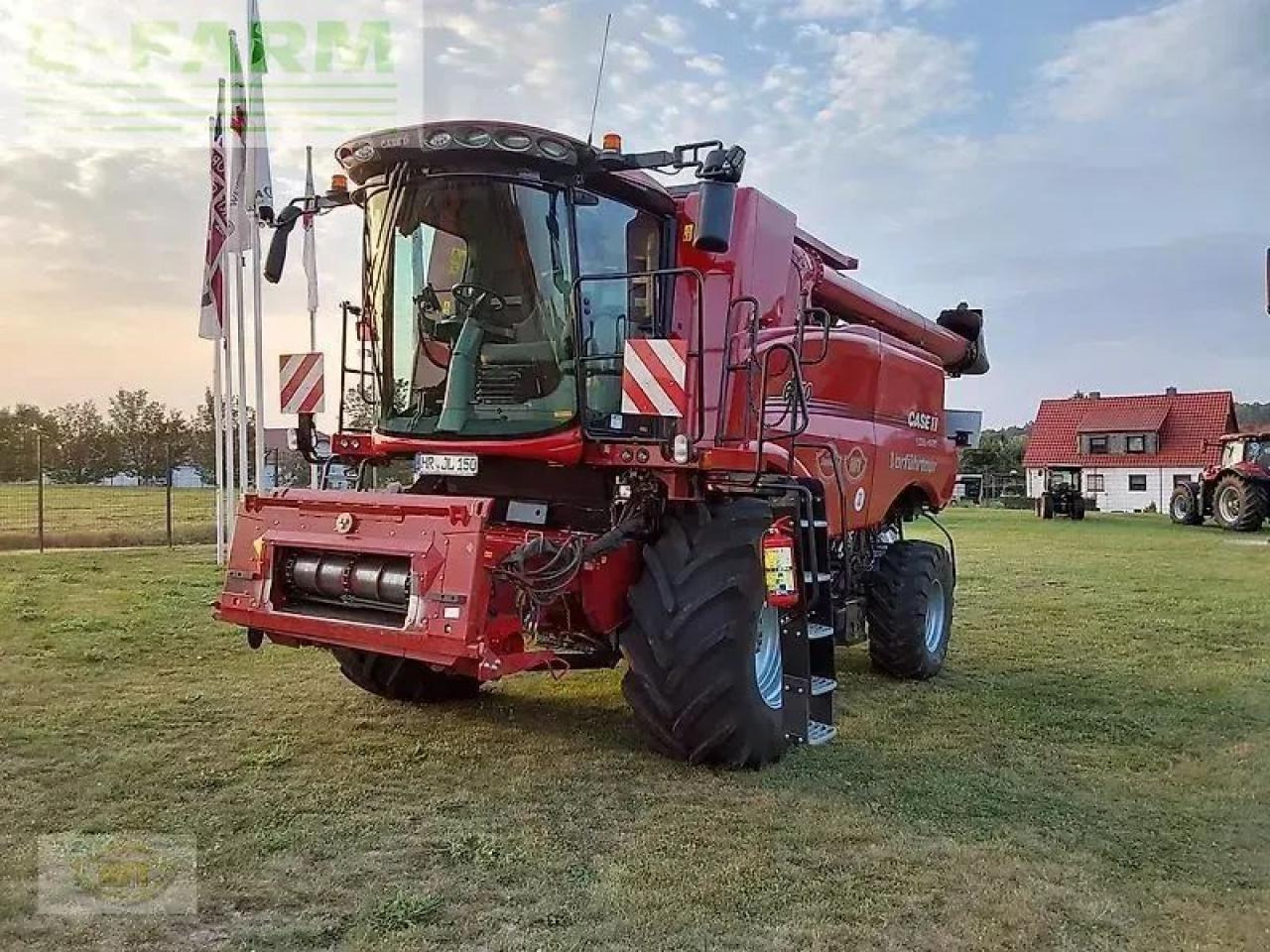 Case-IH axial-flow 6150 inkl. schneidwerk 7,62 m und wagen - Kombajn za žetvu: slika Case-IH axial-flow 6150 inkl. schneidwerk 7,62 m und wagen - Kombajn za žetvu Case-IH axial-flow 6150 inkl. schneidwerk 7,62 m und wagen - Kombajn za žetvu: slika Case-IH axial-flow 6150 inkl. schneidwerk 7,62 m und wagen - Kombajn za žetvu
