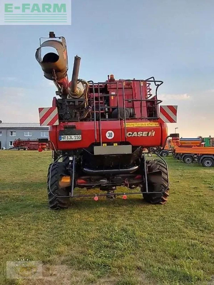Case-IH axial-flow 6150 inkl. schneidwerk 7,62 m und wagen - Kombajn za žetvu: slika Case-IH axial-flow 6150 inkl. schneidwerk 7,62 m und wagen - Kombajn za žetvu Case-IH axial-flow 6150 inkl. schneidwerk 7,62 m und wagen - Kombajn za žetvu: slika Case-IH axial-flow 6150 inkl. schneidwerk 7,62 m und wagen - Kombajn za žetvu