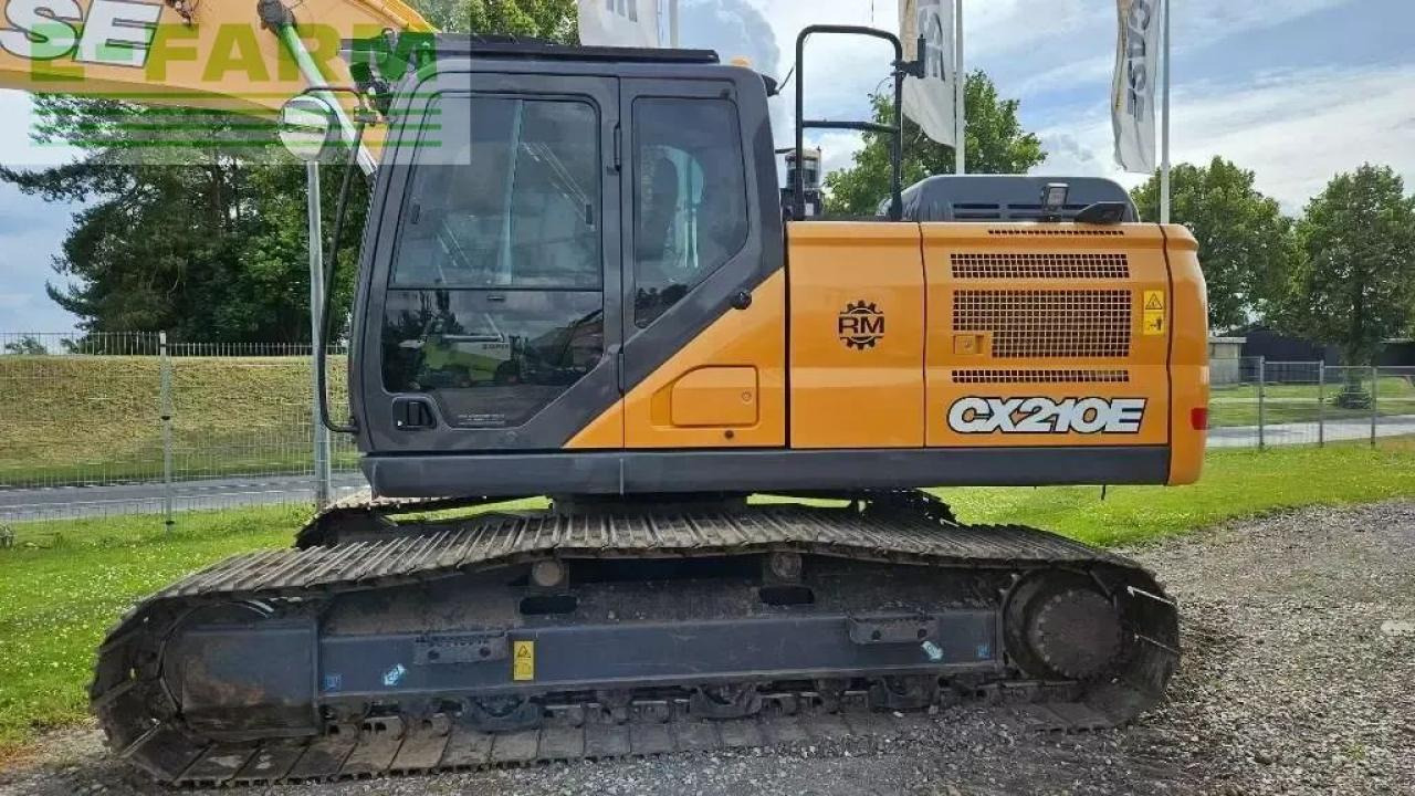 Case-IH cx 210 e - Bager gusjeničar: slika Case-IH cx 210 e - Bager gusjeničar Case-IH cx 210 e - Bager gusjeničar: slika Case-IH cx 210 e - Bager gusjeničar