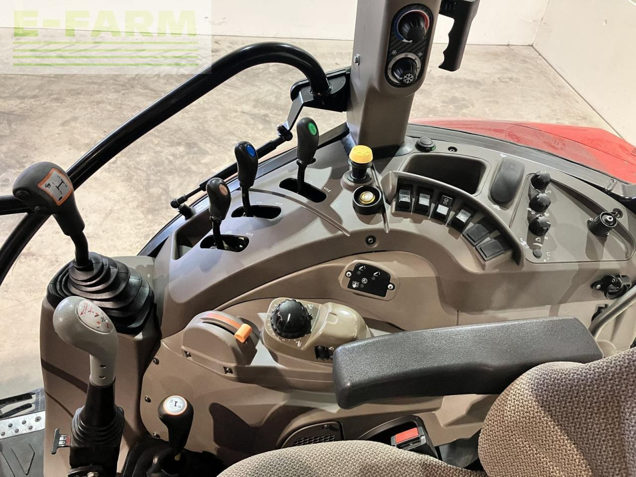 Traktor Case-IH farmall 95 u profi: slika Traktor Case-IH farmall 95 u profi Traktor Case-IH farmall 95 u profi: slika Traktor Case-IH farmall 95 u profi