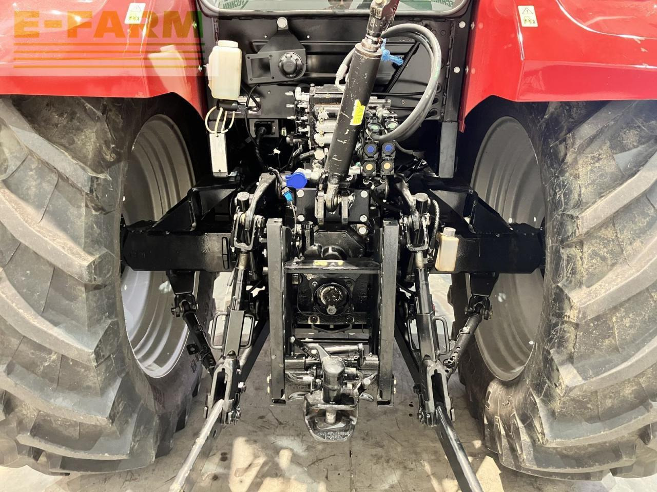 Traktor Case-IH farmall 95 u profi: slika Traktor Case-IH farmall 95 u profi Traktor Case-IH farmall 95 u profi: slika Traktor Case-IH farmall 95 u profi