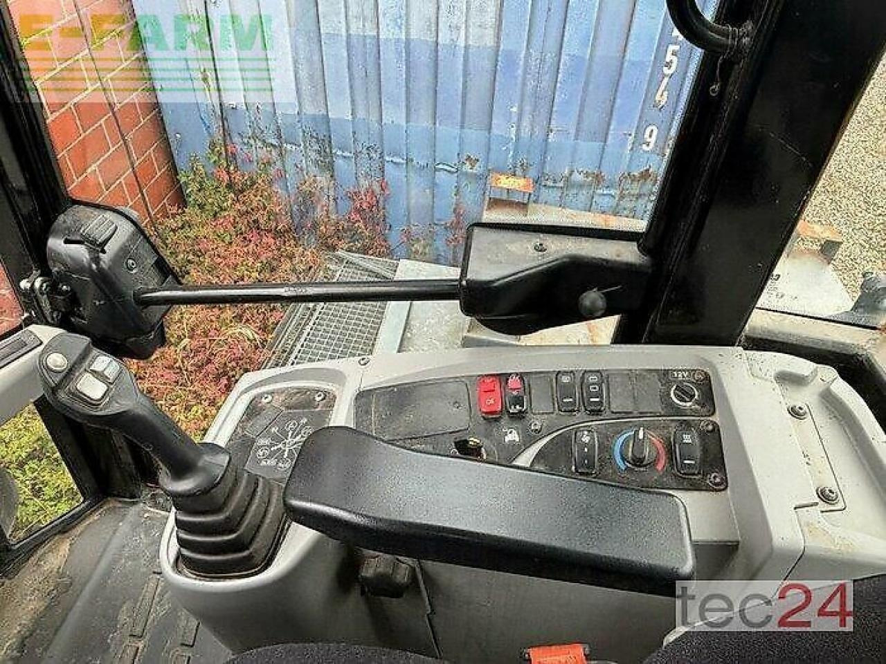 Caterpillar 906 m - Mini bager: slika Caterpillar 906 m - Mini bager Caterpillar 906 m - Mini bager: slika Caterpillar 906 m - Mini bager