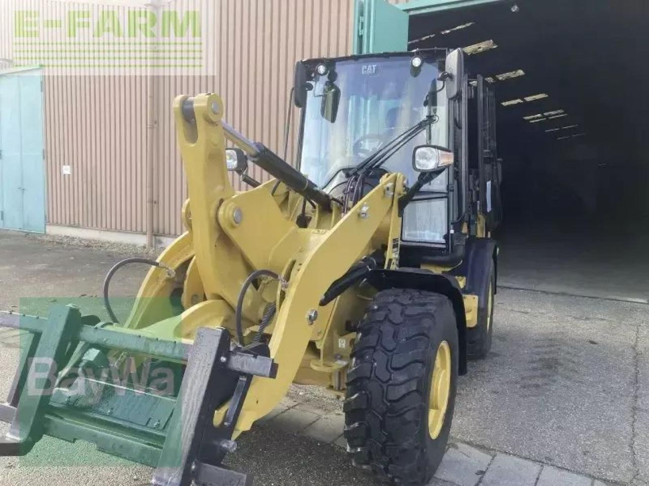 Caterpillar cat 907 - Mini bager: slika Caterpillar cat 907 - Mini bager Caterpillar cat 907 - Mini bager: slika Caterpillar cat 907 - Mini bager
