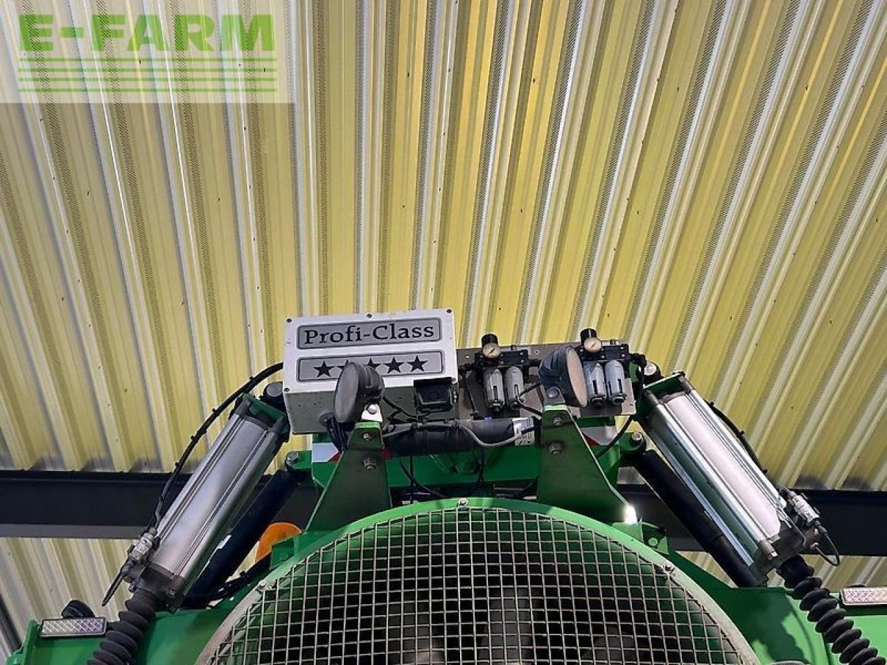 Dammann profi-class 10030 - Vučena prskalica: slika Dammann profi-class 10030 - Vučena prskalica Dammann profi-class 10030 - Vučena prskalica: slika Dammann profi-class 10030 - Vučena prskalica