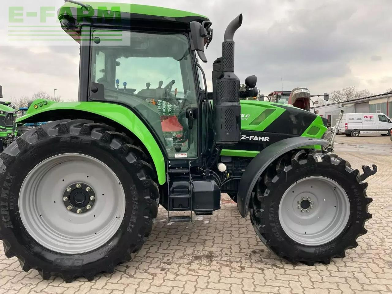 Deutz-Fahr 6115c rv-shift - Traktor: slika Deutz-Fahr 6115c rv-shift - Traktor Deutz-Fahr 6115c rv-shift - Traktor: slika Deutz-Fahr 6115c rv-shift - Traktor