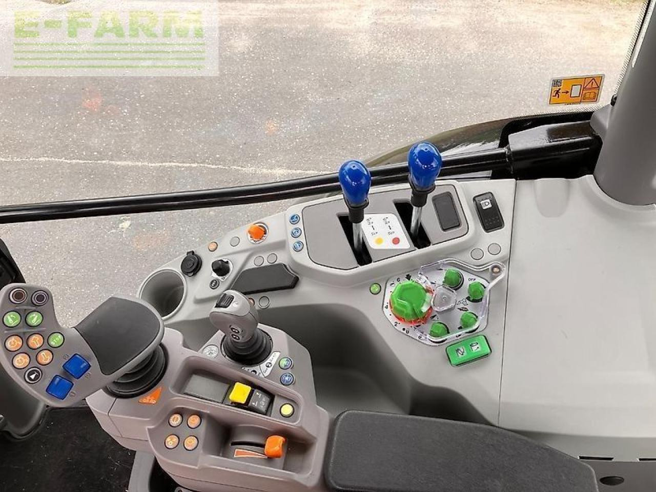 Traktor Deutz-Fahr 6135 C TTV TTV: slika Traktor Deutz-Fahr 6135 C TTV TTV Traktor Deutz-Fahr 6135 C TTV TTV: slika Traktor Deutz-Fahr 6135 C TTV TTV