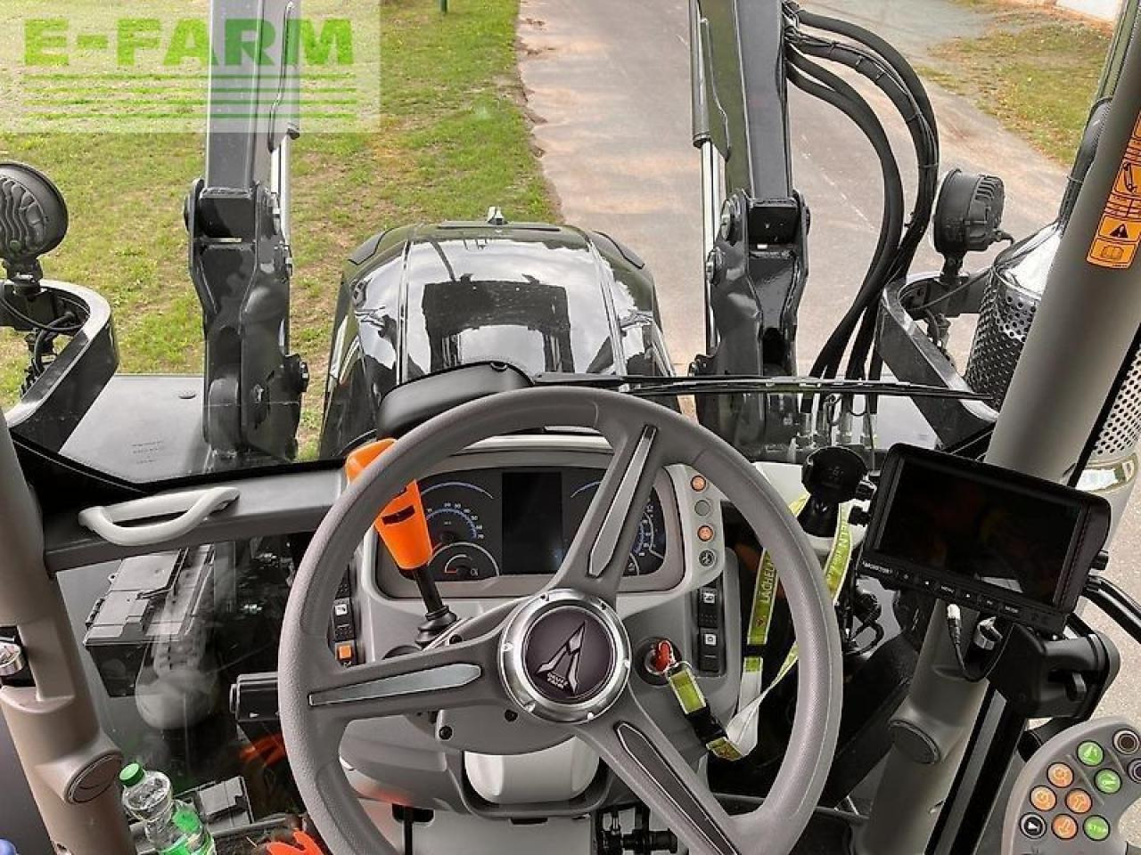 Traktor Deutz-Fahr 6135 C TTV TTV: slika Traktor Deutz-Fahr 6135 C TTV TTV Traktor Deutz-Fahr 6135 C TTV TTV: slika Traktor Deutz-Fahr 6135 C TTV TTV