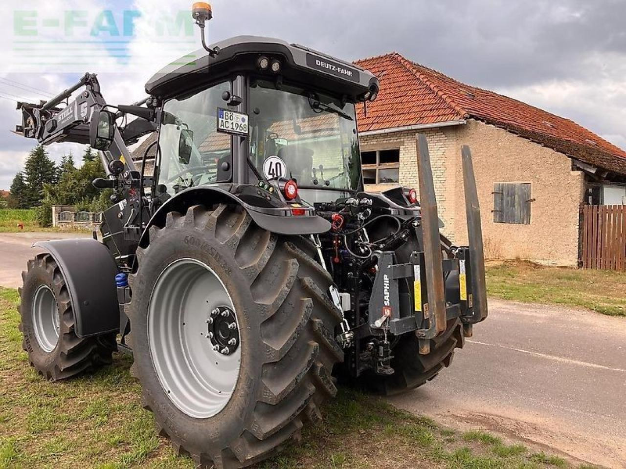 Traktor Deutz-Fahr 6135 C TTV TTV: slika Traktor Deutz-Fahr 6135 C TTV TTV Traktor Deutz-Fahr 6135 C TTV TTV: slika Traktor Deutz-Fahr 6135 C TTV TTV