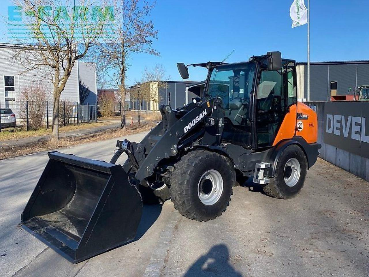 Doosan dl 80-7 - Mini bager: slika Doosan dl 80-7 - Mini bager Doosan dl 80-7 - Mini bager: slika Doosan dl 80-7 - Mini bager