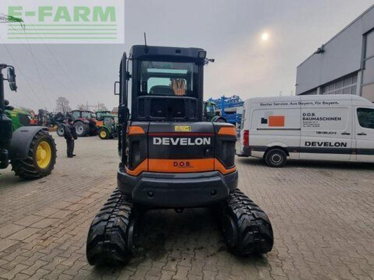 Doosan dx55r-7 - Mini bager: slika Doosan dx55r-7 - Mini bager Doosan dx55r-7 - Mini bager: slika Doosan dx55r-7 - Mini bager