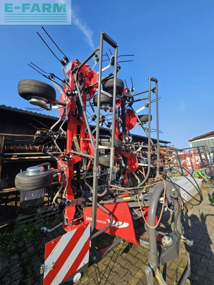 Fella sanos 11010 dn - Prevrtač sijena/ Grabulje: slika Fella sanos 11010 dn - Prevrtač sijena/ Grabulje Fella sanos 11010 dn - Prevrtač sijena/ Grabulje: slika Fella sanos 11010 dn - Prevrtač sijena/ Grabulje