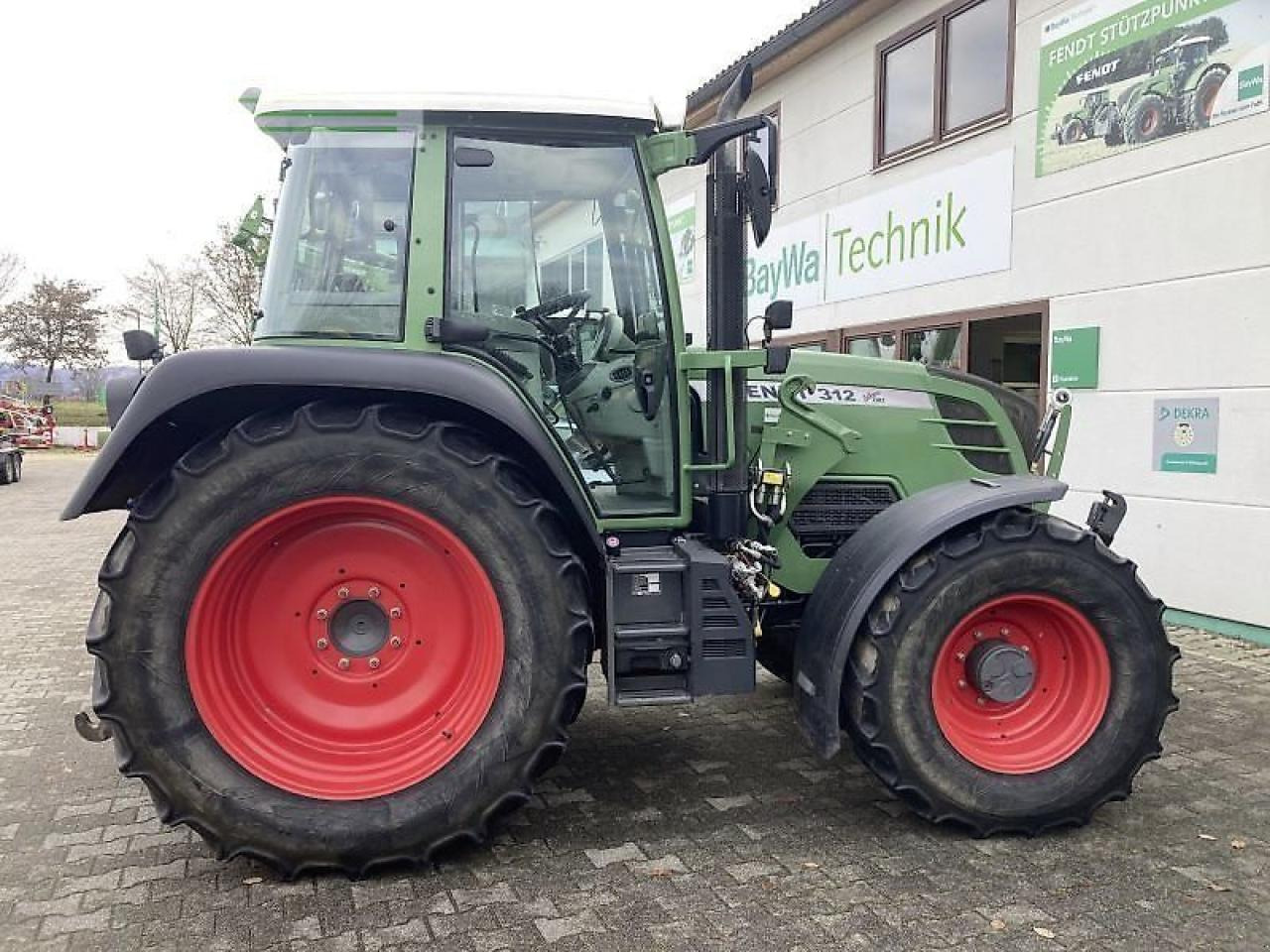 Fendt 312 vario com3 - Traktor: slika Fendt 312 vario com3 - Traktor Fendt 312 vario com3 - Traktor: slika Fendt 312 vario com3 - Traktor
