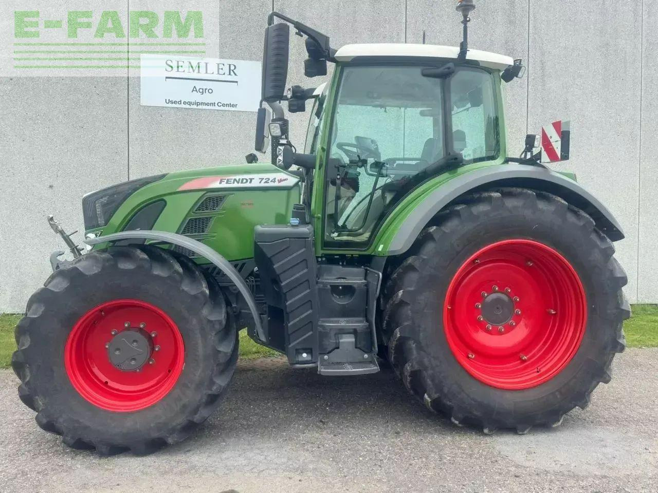 Fendt 724 - Traktor: slika Fendt 724 - Traktor Fendt 724 - Traktor: slika Fendt 724 - Traktor