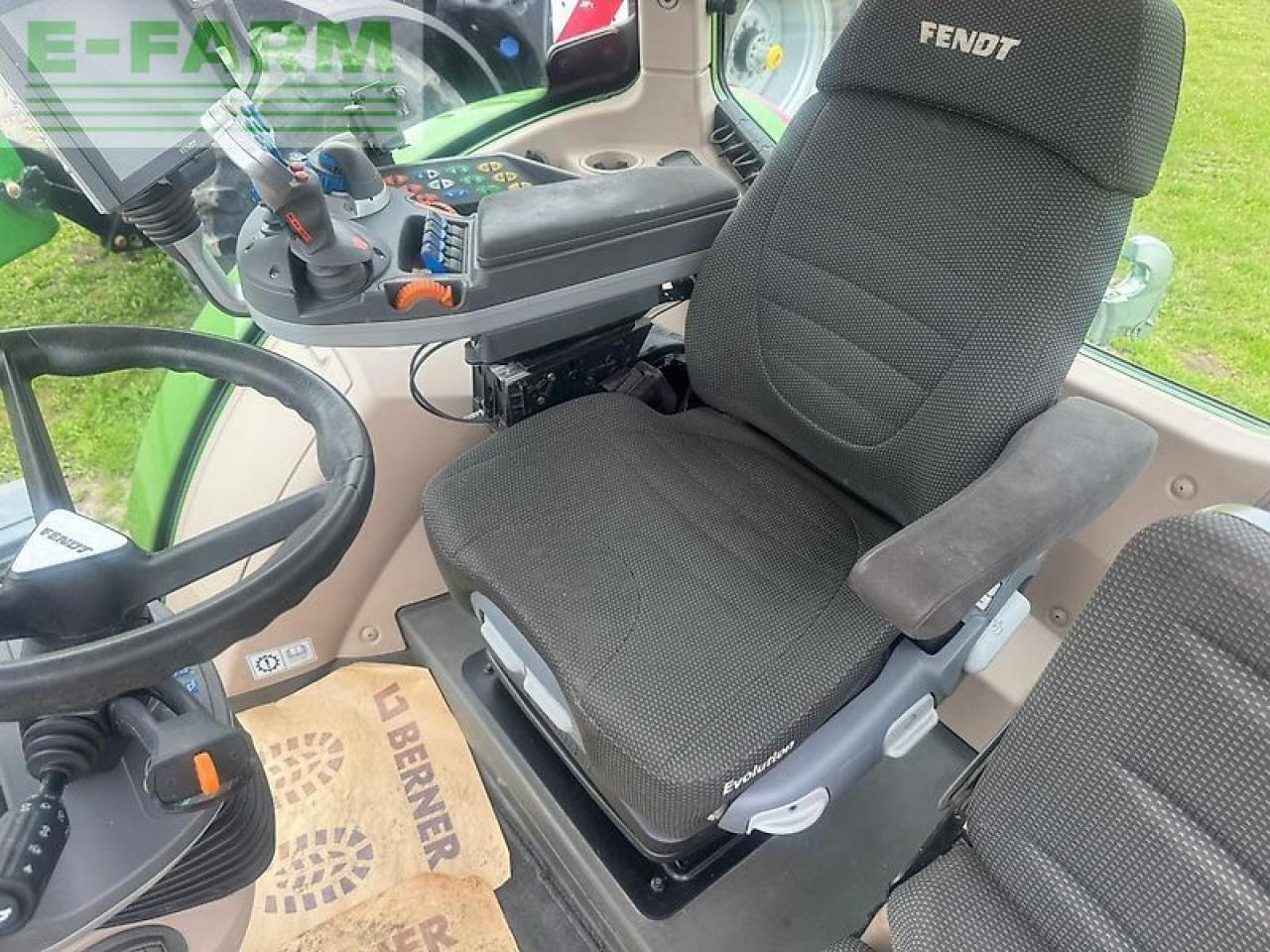 Fendt 724 - Traktor: slika Fendt 724 - Traktor Fendt 724 - Traktor: slika Fendt 724 - Traktor