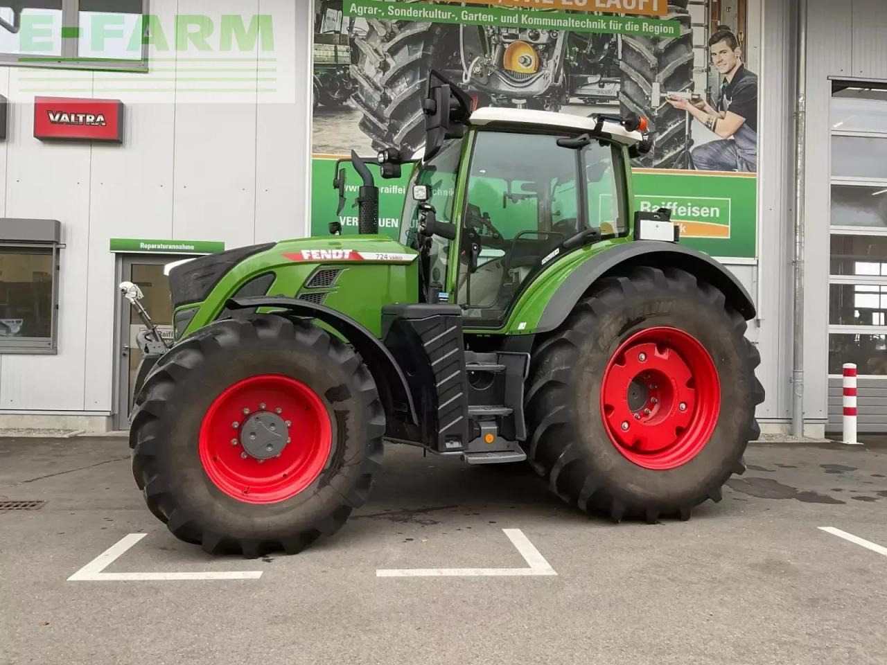 Fendt 724 gen6 power plus setting 2 - Traktor: slika Fendt 724 gen6 power plus setting 2 - Traktor Fendt 724 gen6 power plus setting 2 - Traktor: slika Fendt 724 gen6 power plus setting 2 - Traktor