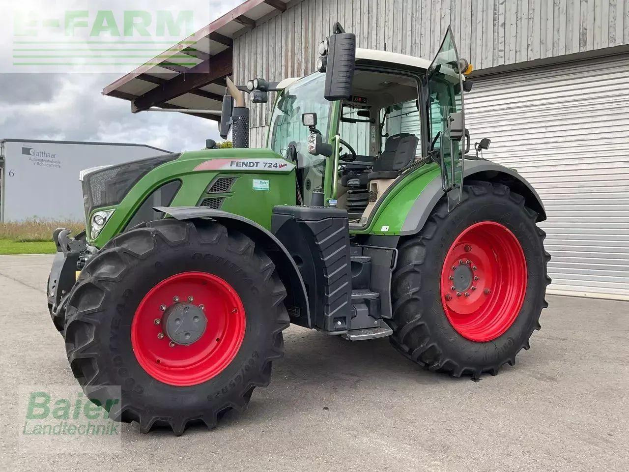Fendt 724 vario - Traktor: slika Fendt 724 vario - Traktor Fendt 724 vario - Traktor: slika Fendt 724 vario - Traktor