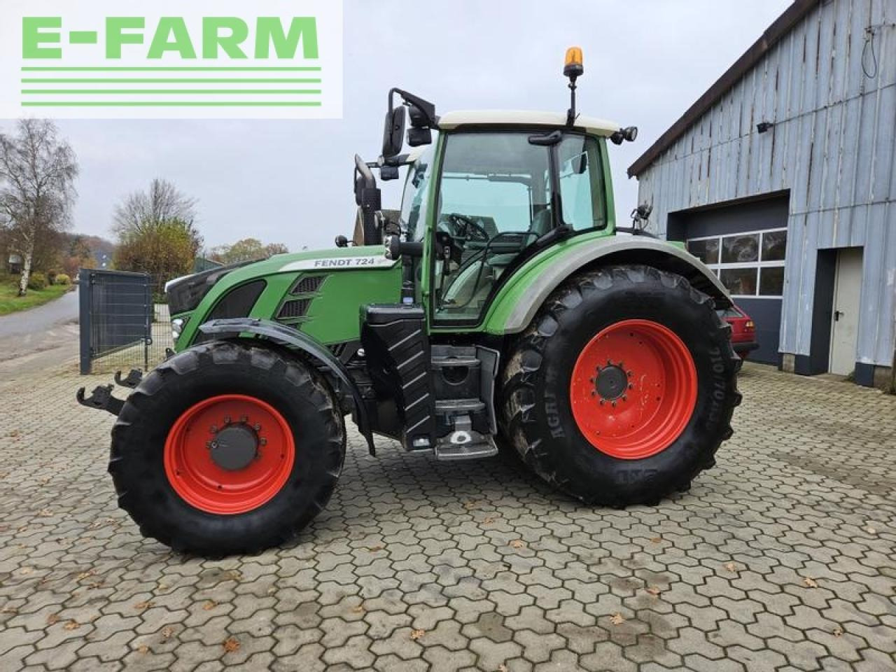 Fendt 724 vario mit frontzapfwelle - Traktor: slika Fendt 724 vario mit frontzapfwelle - Traktor Fendt 724 vario mit frontzapfwelle - Traktor: slika Fendt 724 vario mit frontzapfwelle - Traktor