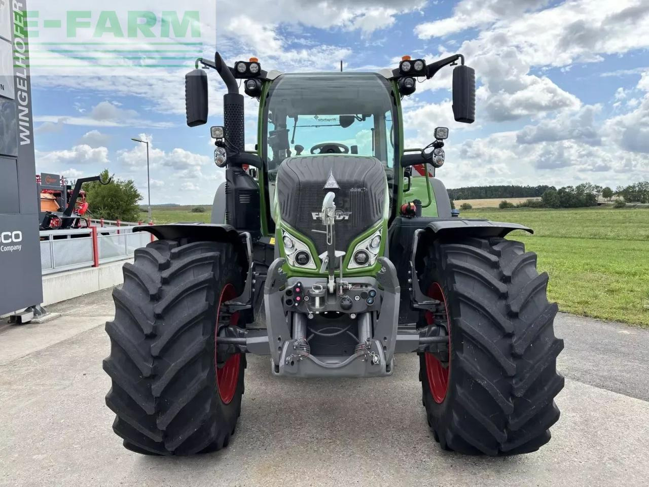 Fendt 724 vario profi+ - Traktor: slika Fendt 724 vario profi+ - Traktor Fendt 724 vario profi+ - Traktor: slika Fendt 724 vario profi+ - Traktor