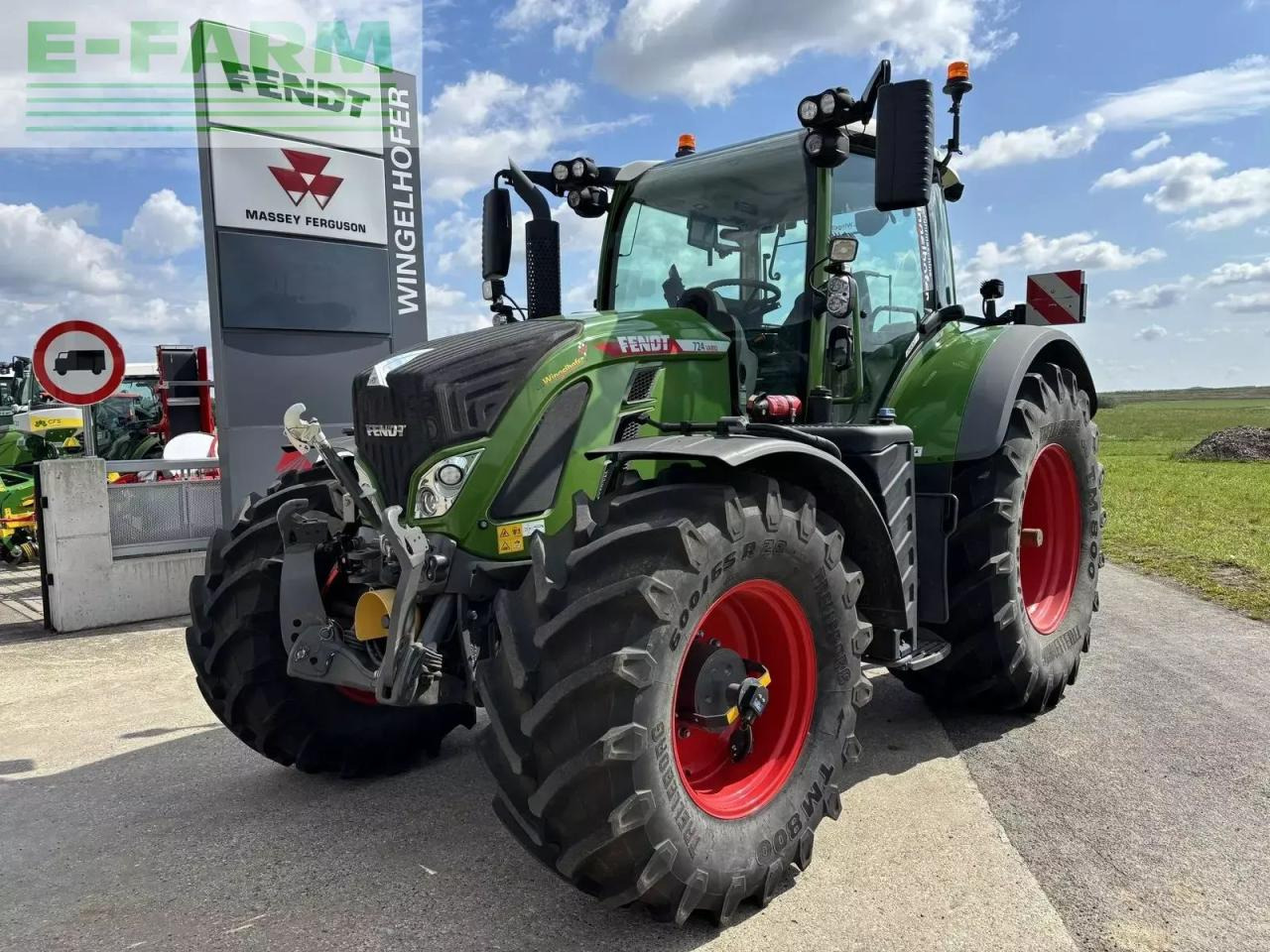 Fendt 724 vario profi+ ProfiPlus - Traktor: slika Fendt 724 vario profi+ ProfiPlus - Traktor Fendt 724 vario profi+ ProfiPlus - Traktor: slika Fendt 724 vario profi+ ProfiPlus - Traktor