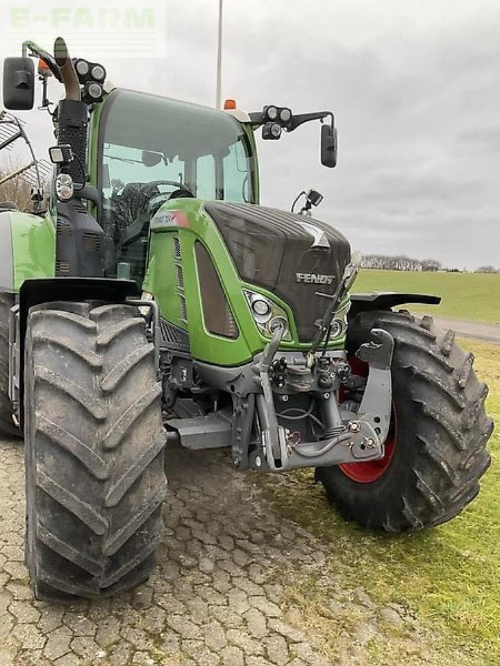 Fendt 724 vario s4 - Traktor: slika Fendt 724 vario s4 - Traktor Fendt 724 vario s4 - Traktor: slika Fendt 724 vario s4 - Traktor