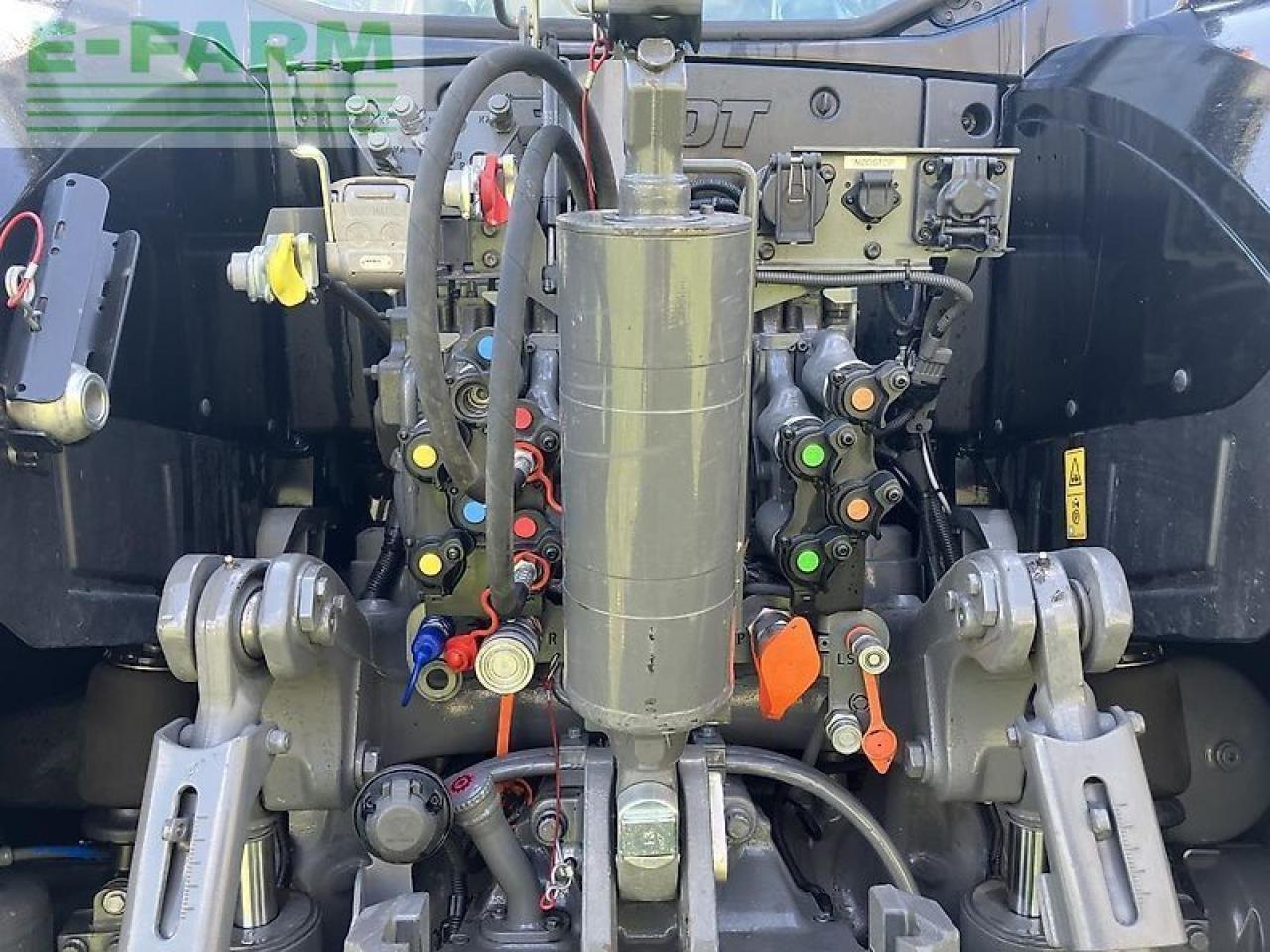 Traktor Fendt 728 vario gen7: slika Traktor Fendt 728 vario gen7