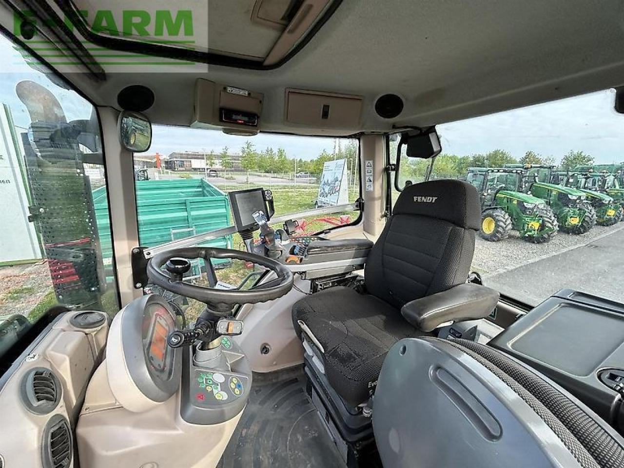 Fendt 828 vario / motor neu - Traktor: slika Fendt 828 vario / motor neu - Traktor Fendt 828 vario / motor neu - Traktor: slika Fendt 828 vario / motor neu - Traktor