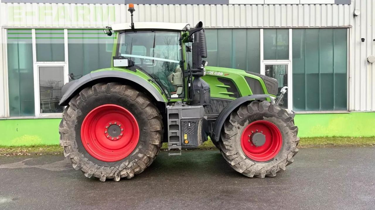 Fendt 828 vario power+ PowerPlus - Traktor: slika Fendt 828 vario power+ PowerPlus - Traktor Fendt 828 vario power+ PowerPlus - Traktor: slika Fendt 828 vario power+ PowerPlus - Traktor