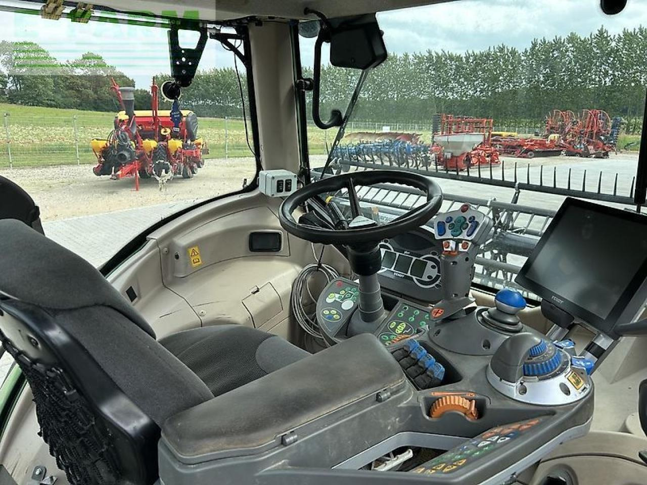 Fendt 828 vario scr - Traktor: slika Fendt 828 vario scr - Traktor Fendt 828 vario scr - Traktor: slika Fendt 828 vario scr - Traktor