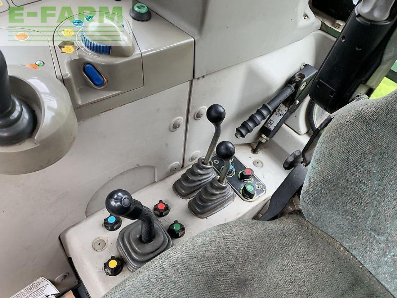 Traktor Fendt farmer 412 vario: slika Traktor Fendt farmer 412 vario