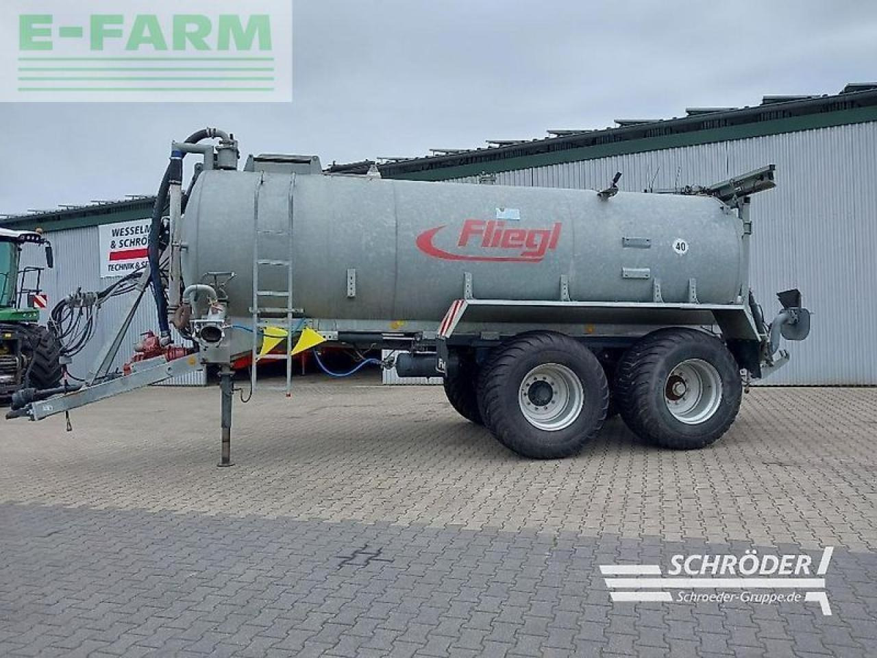Fliegl 16000 l - Oprema za gnojenje: slika Fliegl 16000 l - Oprema za gnojenje Fliegl 16000 l - Oprema za gnojenje: slika Fliegl 16000 l - Oprema za gnojenje