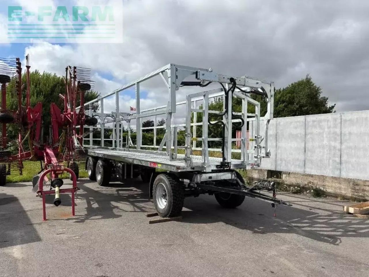 Fliegl dpw 240 bl profi - Platforme za prikolice za poljoprivredna gospodarstva: slika Fliegl dpw 240 bl profi - Platforme za prikolice za poljoprivredna gospodarstva Fliegl dpw 240 bl profi - Platforme za prikolice za poljoprivredna gospodarstva: slika Fliegl dpw 240 bl profi - Platforme za prikolice za poljoprivredna gospodarstva