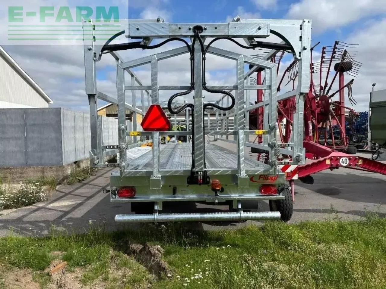 Fliegl dpw 240 bl profi - Platforme za prikolice za poljoprivredna gospodarstva: slika Fliegl dpw 240 bl profi - Platforme za prikolice za poljoprivredna gospodarstva Fliegl dpw 240 bl profi - Platforme za prikolice za poljoprivredna gospodarstva: slika Fliegl dpw 240 bl profi - Platforme za prikolice za poljoprivredna gospodarstva