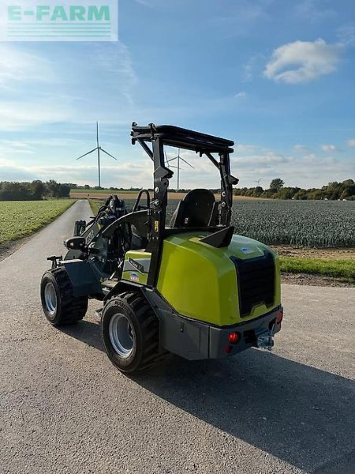 Giant 306 - Mini bager: slika Giant 306 - Mini bager Giant 306 - Mini bager: slika Giant 306 - Mini bager