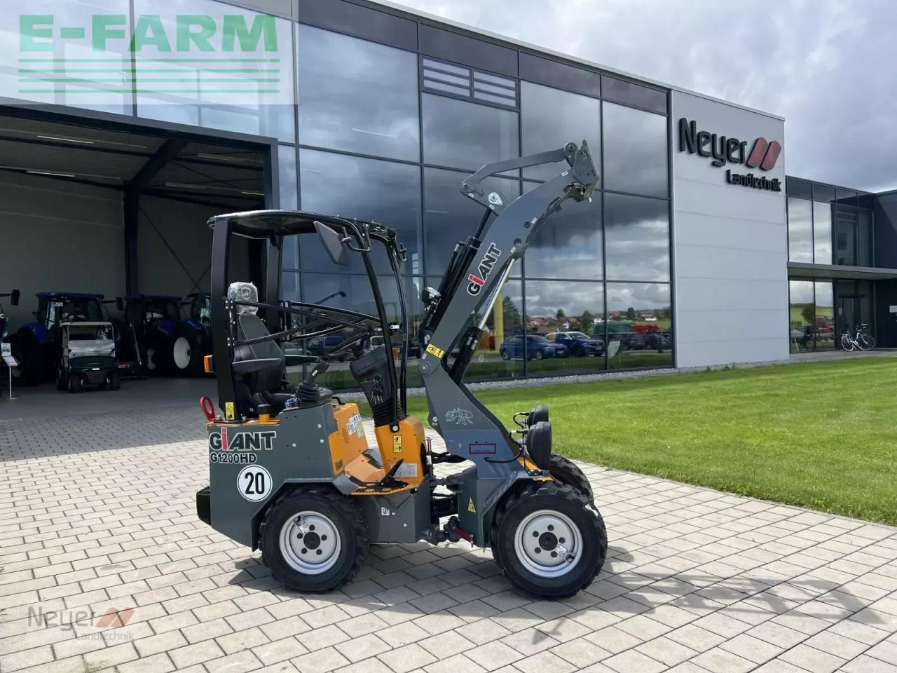 Giant g 1200 hd - Utovarivač na kotačima: slika Giant g 1200 hd - Utovarivač na kotačima Giant g 1200 hd - Utovarivač na kotačima: slika Giant g 1200 hd - Utovarivač na kotačima