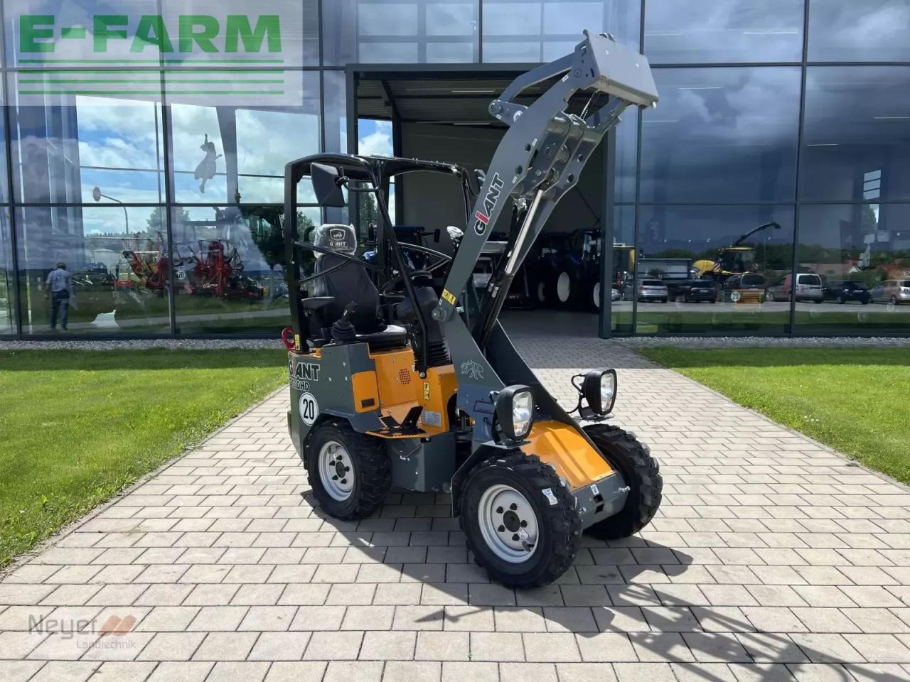 Giant g 1200 hd - Utovarivač na kotačima: slika Giant g 1200 hd - Utovarivač na kotačima Giant g 1200 hd - Utovarivač na kotačima: slika Giant g 1200 hd - Utovarivač na kotačima