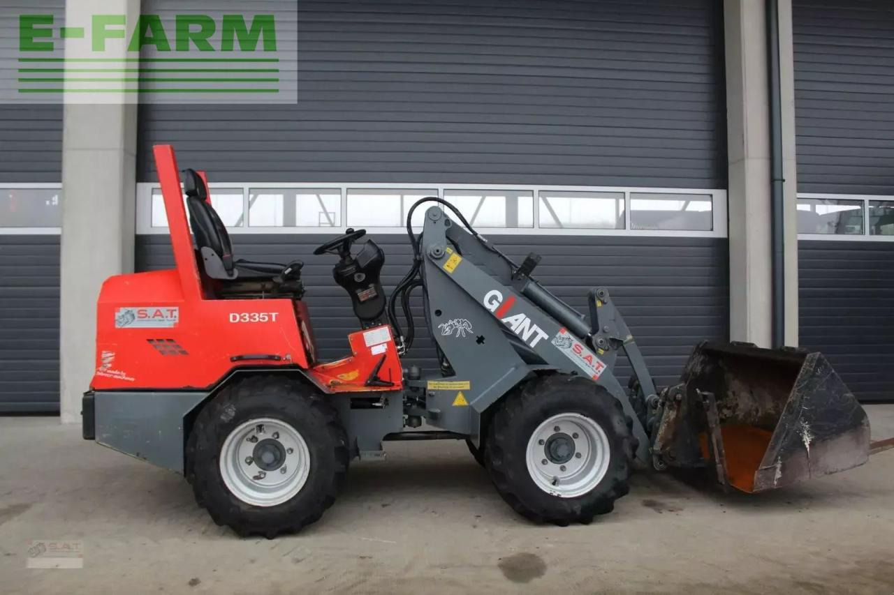 Giant hoflader d 335 t - Utovarivač na kotačima: slika Giant hoflader d 335 t - Utovarivač na kotačima Giant hoflader d 335 t - Utovarivač na kotačima: slika Giant hoflader d 335 t - Utovarivač na kotačima