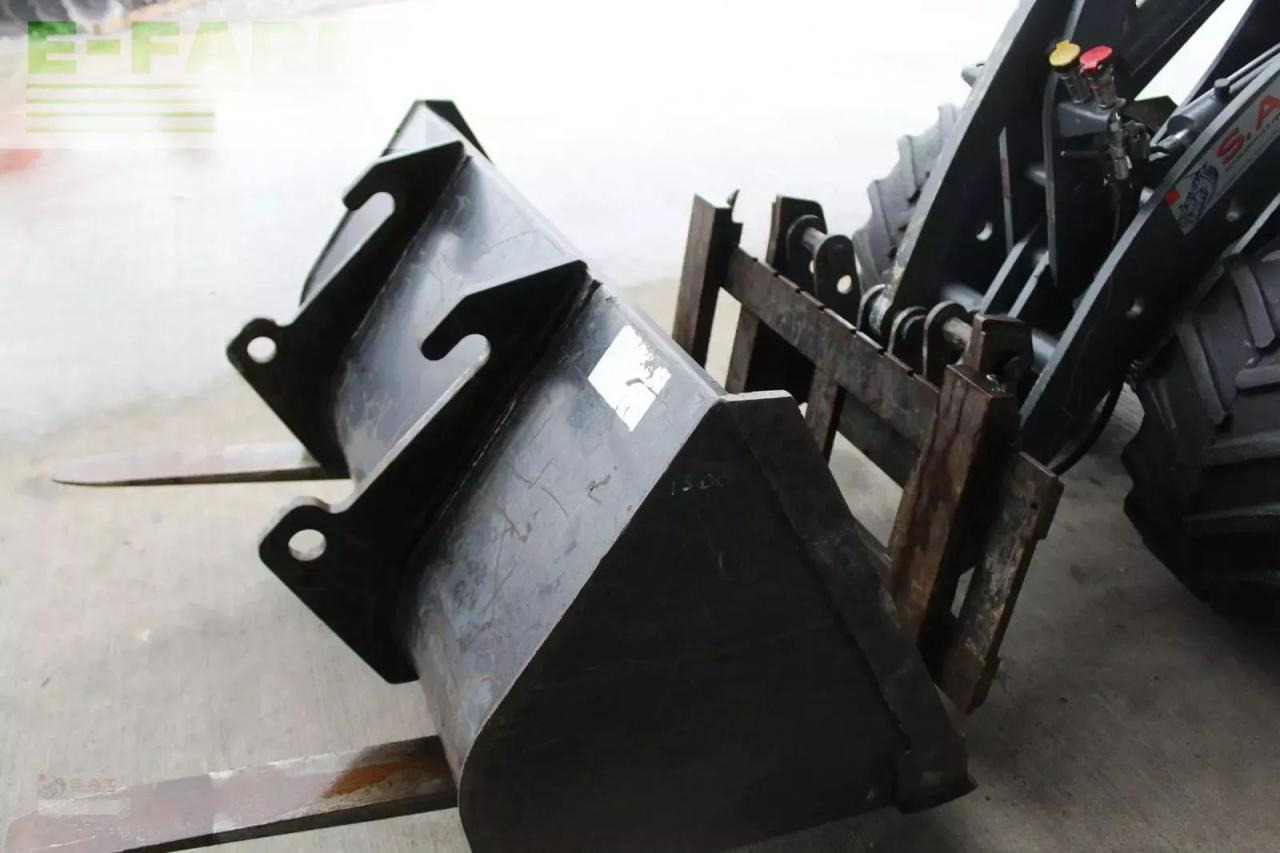 Giant hoflader d 335 t - Utovarivač na kotačima: slika Giant hoflader d 335 t - Utovarivač na kotačima Giant hoflader d 335 t - Utovarivač na kotačima: slika Giant hoflader d 335 t - Utovarivač na kotačima