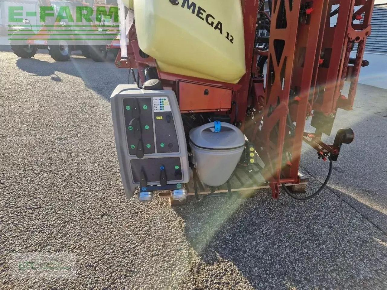 Hardi mega 12 - Vučena prskalica: slika Hardi mega 12 - Vučena prskalica Hardi mega 12 - Vučena prskalica: slika Hardi mega 12 - Vučena prskalica